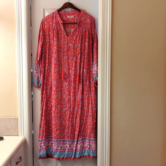 Maxi Dress - Picture 1 of 4